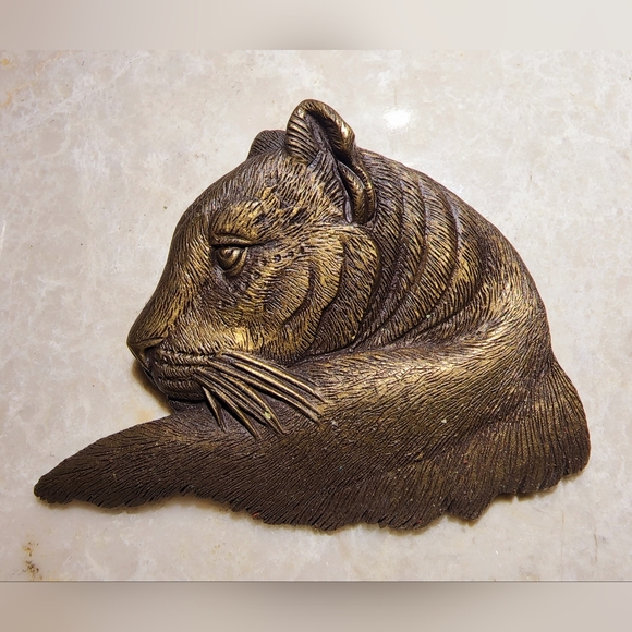 Hard find!Vintage antique gold intricate detail lioness brooch by JJ #lioness - Picture 3 of 6